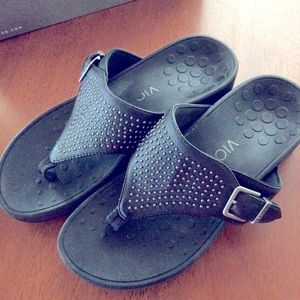 VIONIC  Sandals